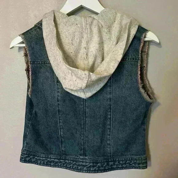 Hooded denim vest - Picture 9 of 9